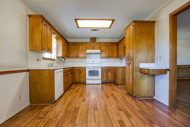 3214 Cedarhill Dr, San Angelo, TX 76904