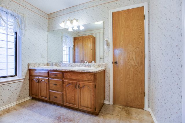 3214 Cedarhill Dr, San Angelo, TX 76904