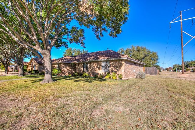 3214 Cedarhill Dr, San Angelo, TX 76904
