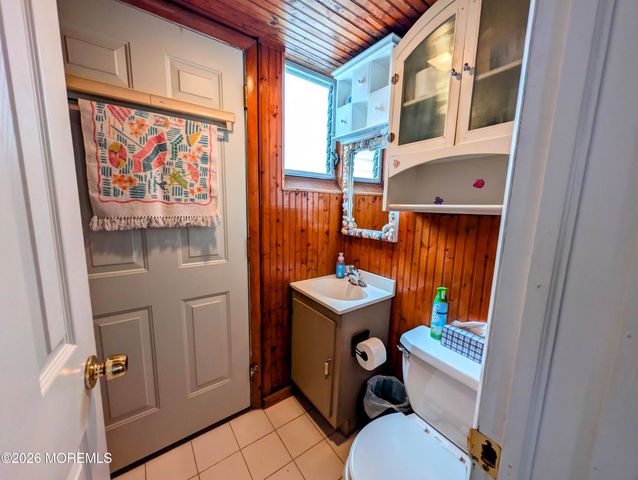 105 W Surf Way, Lavallette, NJ 08735