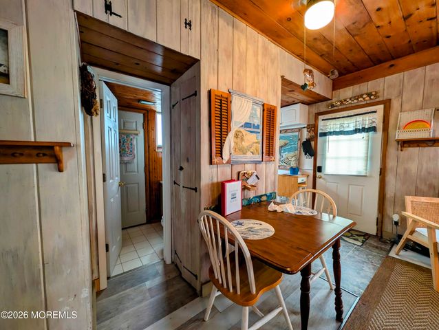 105 W Surf Way, Lavallette, NJ 08735