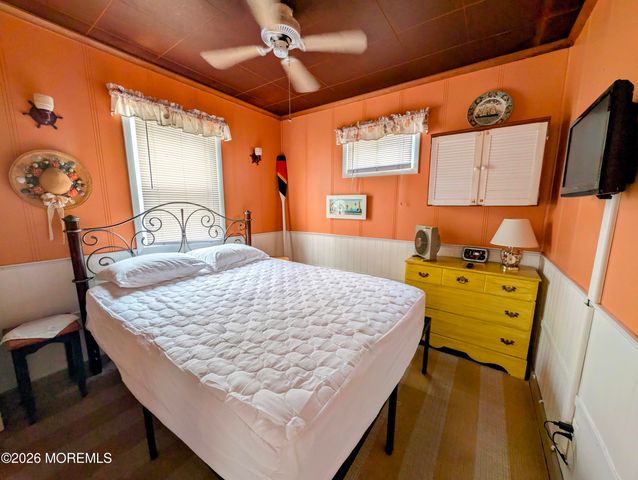 105 W Surf Way, Lavallette, NJ 08735