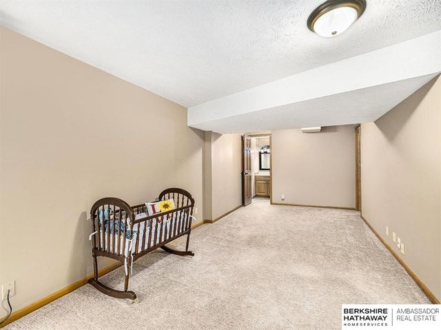 420 Waldruh Drive, Bellevue, NE 68005