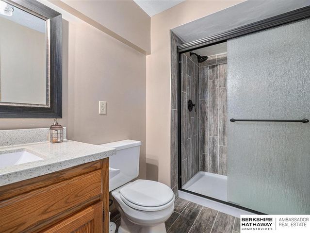 420 Waldruh Drive, Bellevue, NE 68005