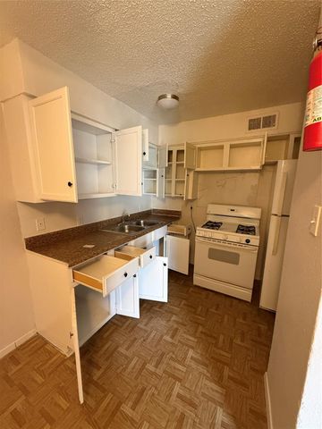 8535 Winkler Drive D07, Houston, TX 77017