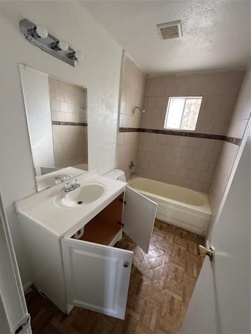 8535 Winkler Drive D07, Houston, TX 77017