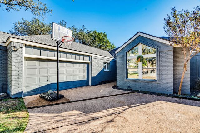 106 Rupen CT, Lakeway, TX 78734