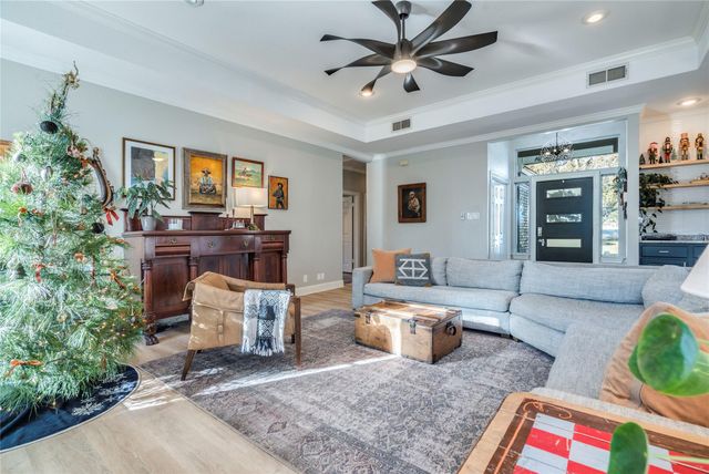 106 Rupen CT, Lakeway, TX 78734