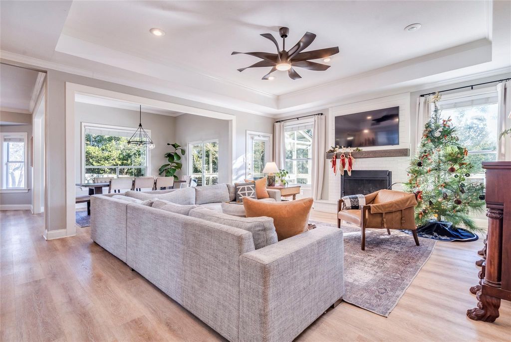 106 Rupen CT, Lakeway, TX 78734