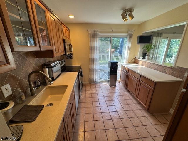 55 Mary Ann Rd, Jefferson Twp., NJ 07438