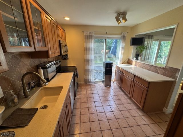 55 Mary Ann Rd, Jefferson Twp., NJ 07438