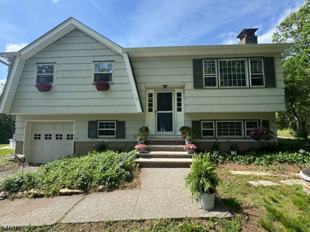55 Mary Ann Rd, Jefferson Twp., NJ 07438