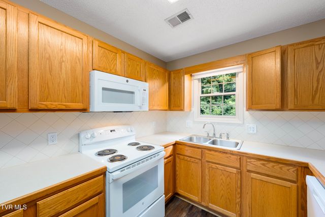 100 Gables Place 206, Kingsport, TN 37664