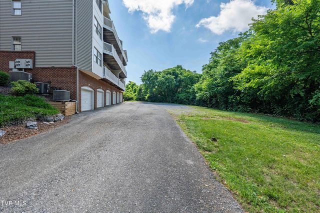 100 Gables Place 206, Kingsport, TN 37664