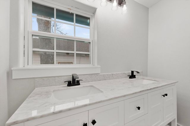 5313 Libbey Avenue, Fort Worth, TX 76107