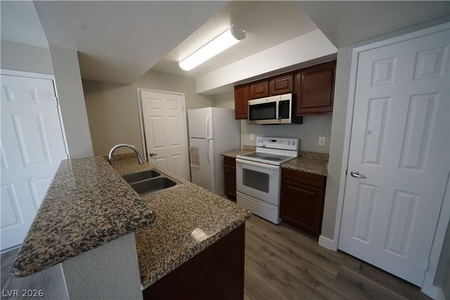 6800 East Lake Mead Boulevard 2092, Las Vegas, NV 89156