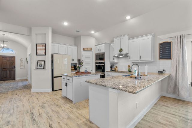 701 Bass Lake Lane, Cleburne, TX 76033