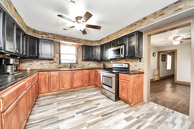 204 S 4th Street, Alvin, TX 77511