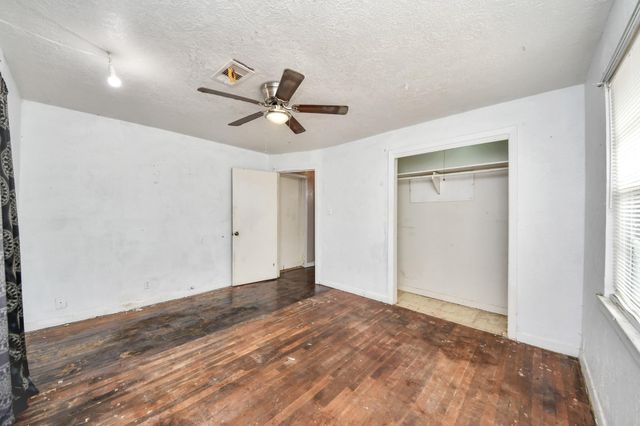 204 S 4th Street, Alvin, TX 77511