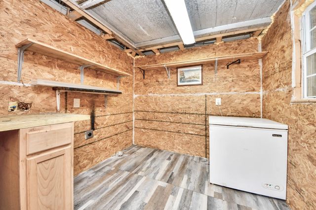 204 S 4th Street, Alvin, TX 77511