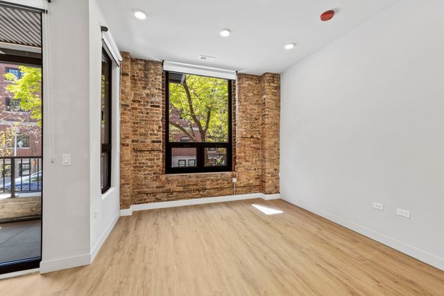 1550 W Monroe Street 203, Chicago, IL 60607