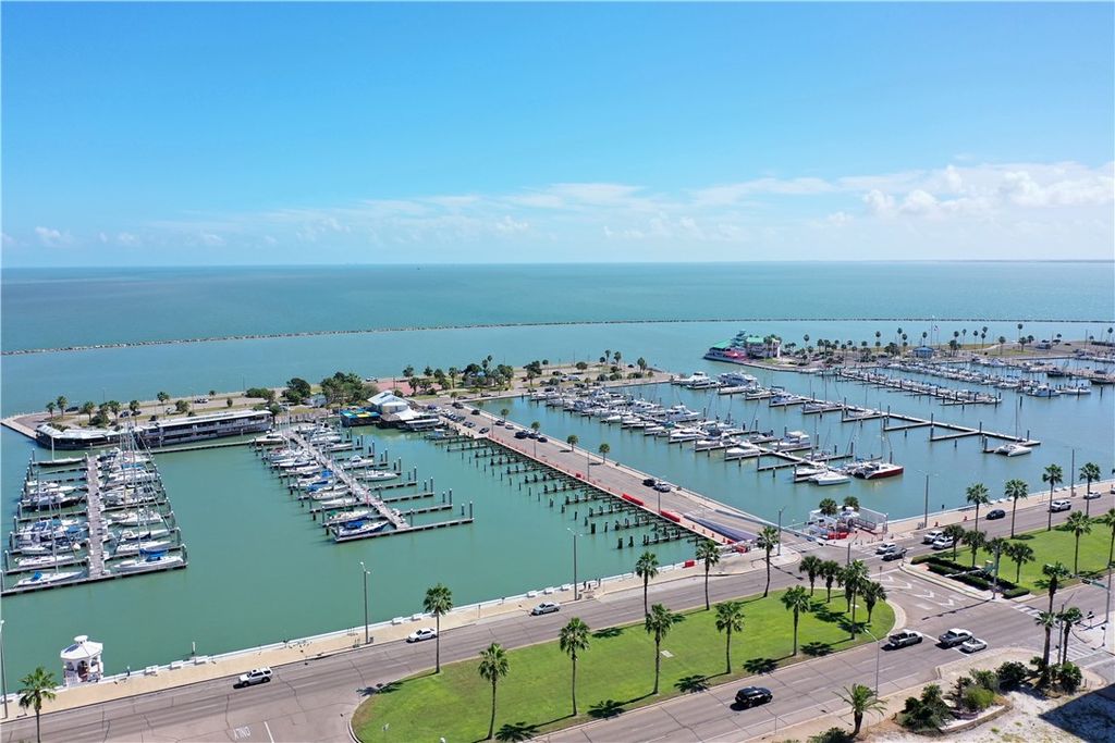 404 N Chaparral St, Corpus Christi, TX 78401 — photo 2