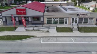 1306 DERBY Street, Pekin, IL 61554