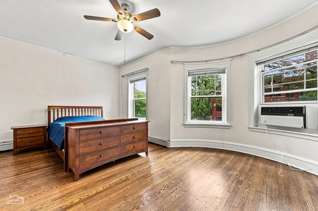5402 S UNIVERSITY Avenue, Chicago, IL 60615
