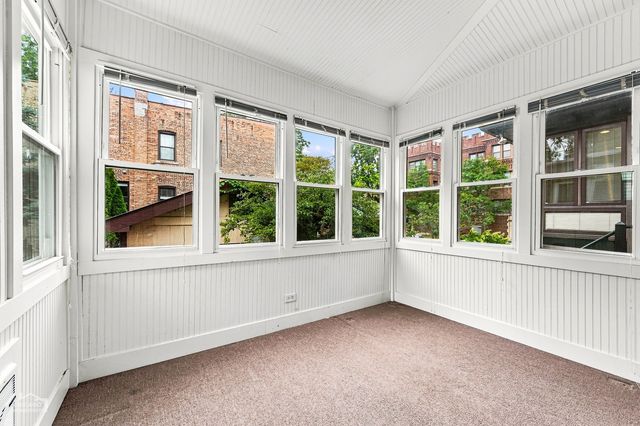 5402 S UNIVERSITY Avenue, Chicago, IL 60615