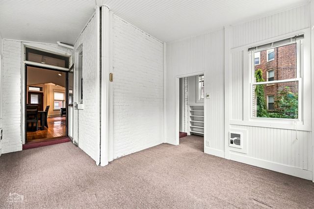 5402 S UNIVERSITY Avenue, Chicago, IL 60615