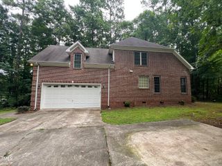 8001 Lakeshore Drive, Garner, NC 27529