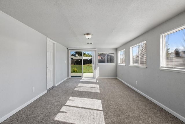 2525 Orwell Ct, Modesto, CA 95354