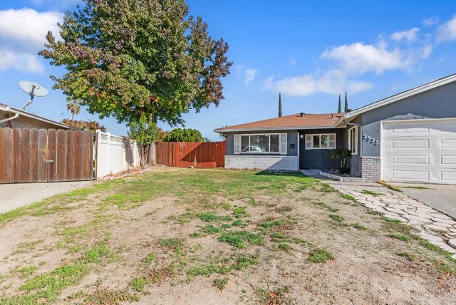 2525 Orwell Ct, Modesto, CA 95354