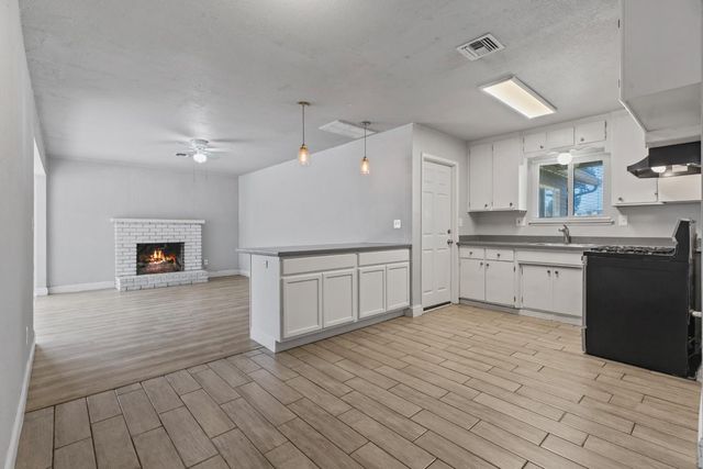 2525 Orwell Ct, Modesto, CA 95354