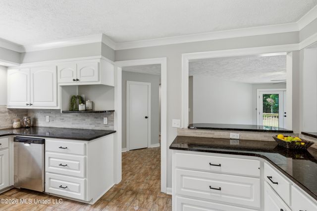 728 Colonial Circle, Jackson, MS 39211