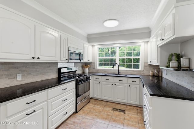 728 Colonial Circle, Jackson, MS 39211