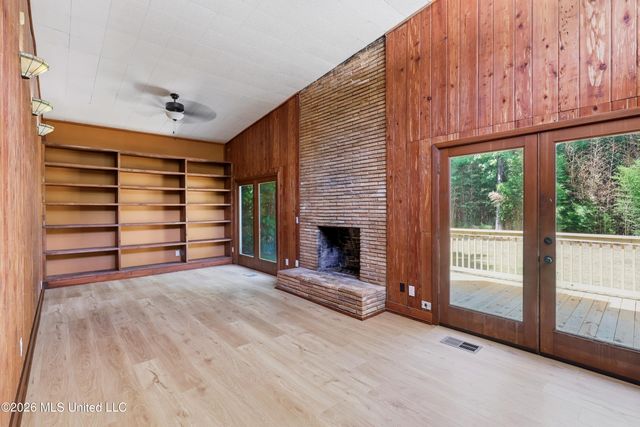 728 Colonial Circle, Jackson, MS 39211