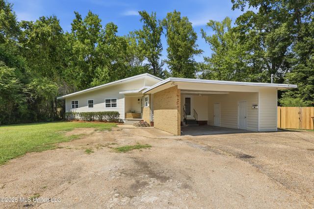 728 Colonial Circle, Jackson, MS 39211