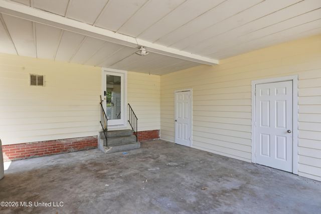 728 Colonial Circle, Jackson, MS 39211