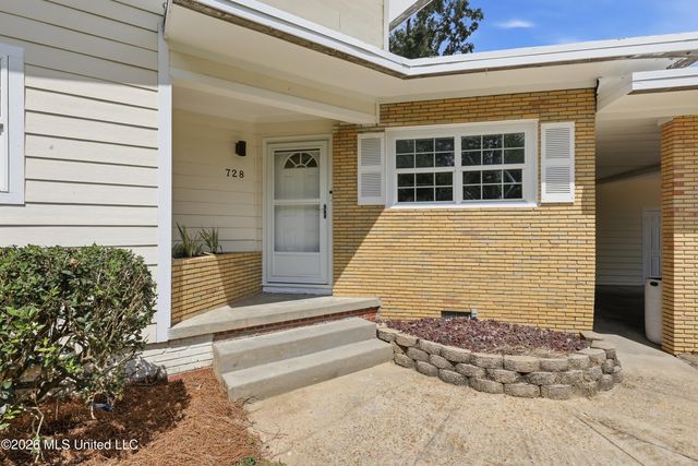 728 Colonial Circle, Jackson, MS 39211