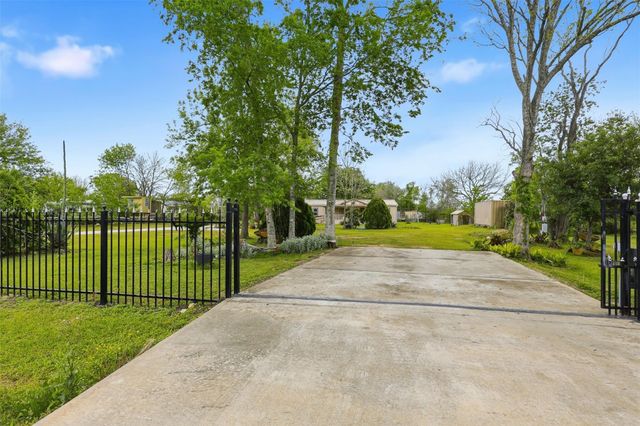 368 County Road 4891, Dayton, TX 77535