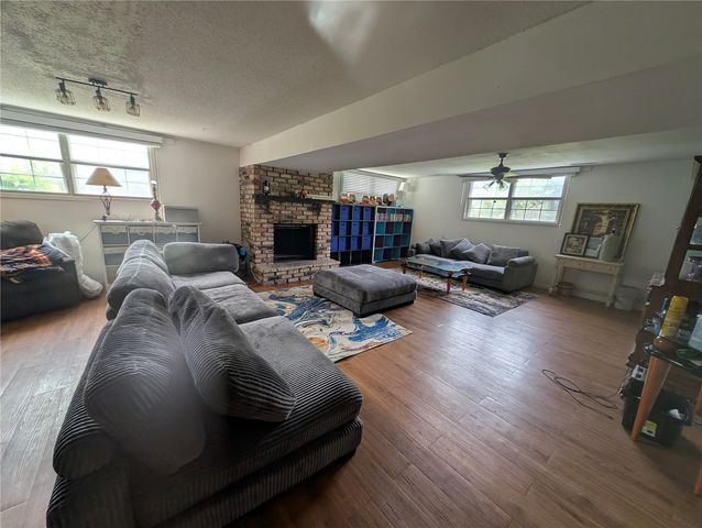 6664 Sand Court SW, Cedar Rapids, IA 52404