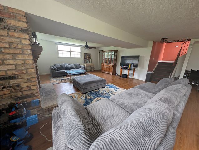 6664 Sand Court SW, Cedar Rapids, IA 52404