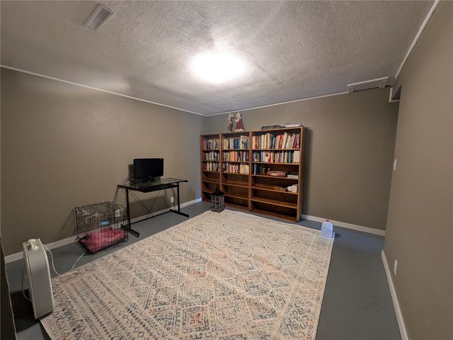 6664 Sand Court SW, Cedar Rapids, IA 52404