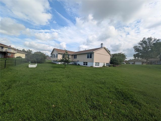 6664 Sand Court SW, Cedar Rapids, IA 52404