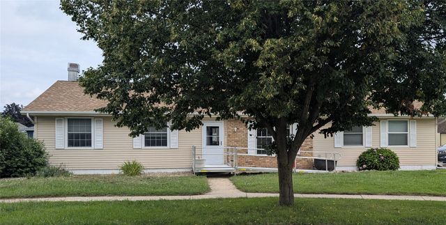 6664 Sand Court SW, Cedar Rapids, IA 52404