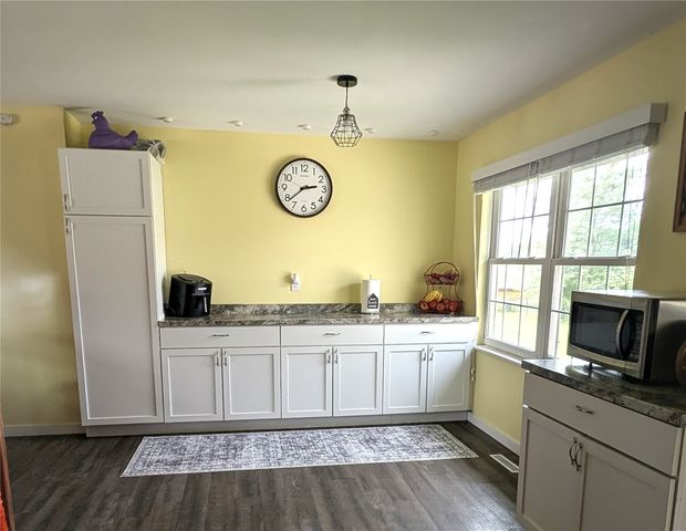 6664 Sand Court SW, Cedar Rapids, IA 52404