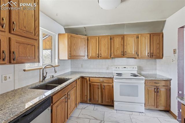 2609 Ridgewood Lane, Pueblo, CO 81005