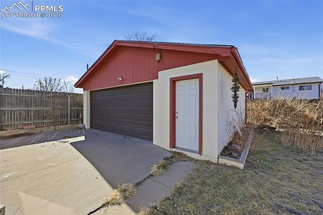 2609 Ridgewood Lane, Pueblo, CO 81005