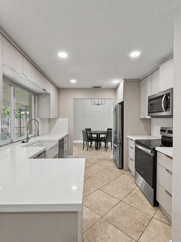 12129 Stratford Street, Wellington, FL 33414